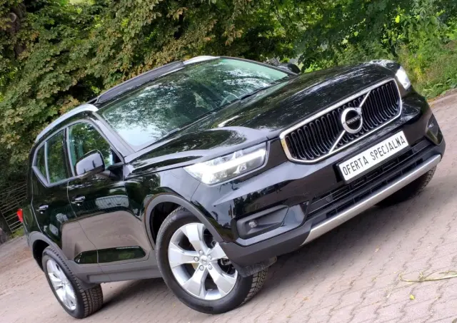 VOLVO XC 40 T3 Geartronic Momentum Pro
