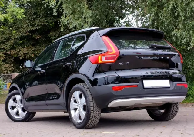 VOLVO XC 40 T3 Geartronic Momentum Pro