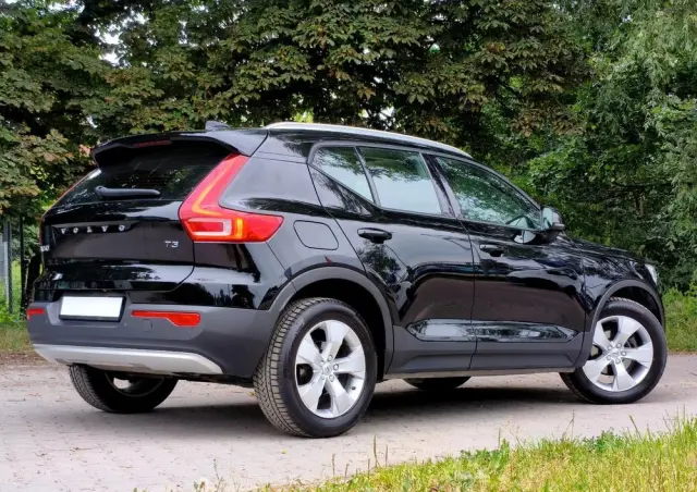 VOLVO XC 40 T3 Geartronic Momentum Pro