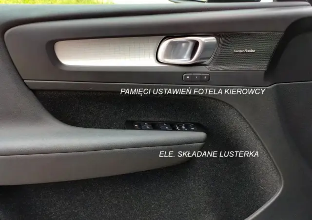 VOLVO XC 40 T3 Geartronic Momentum Pro