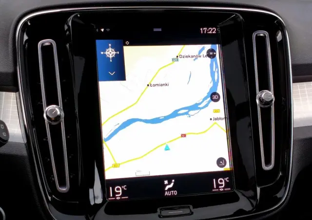 VOLVO XC 40 T3 Geartronic Momentum Pro