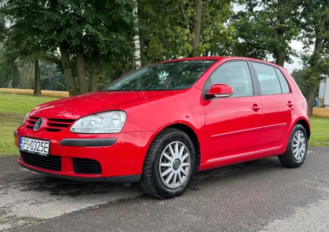 VOLKSWAGEN Golf 1.6 FSI Tour