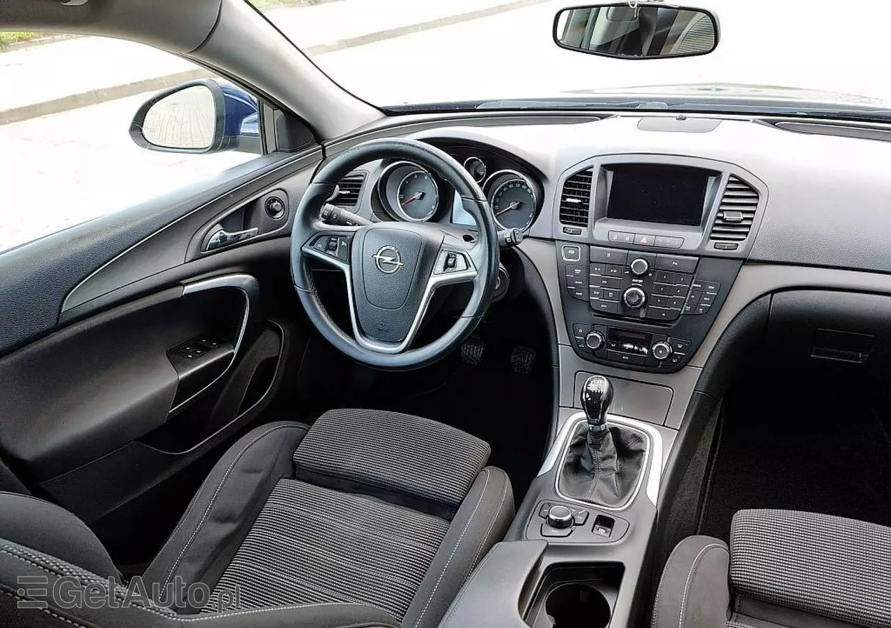 OPEL Insignia 