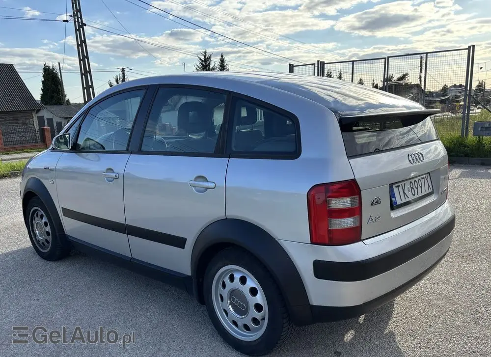 AUDI A2 
