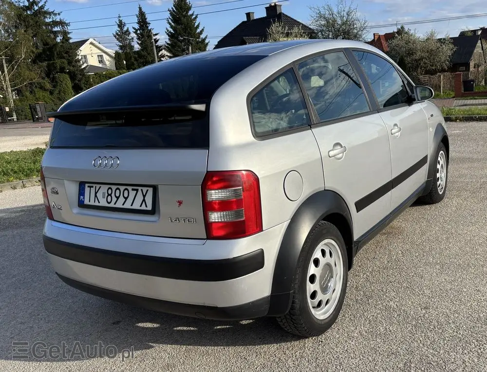 AUDI A2 