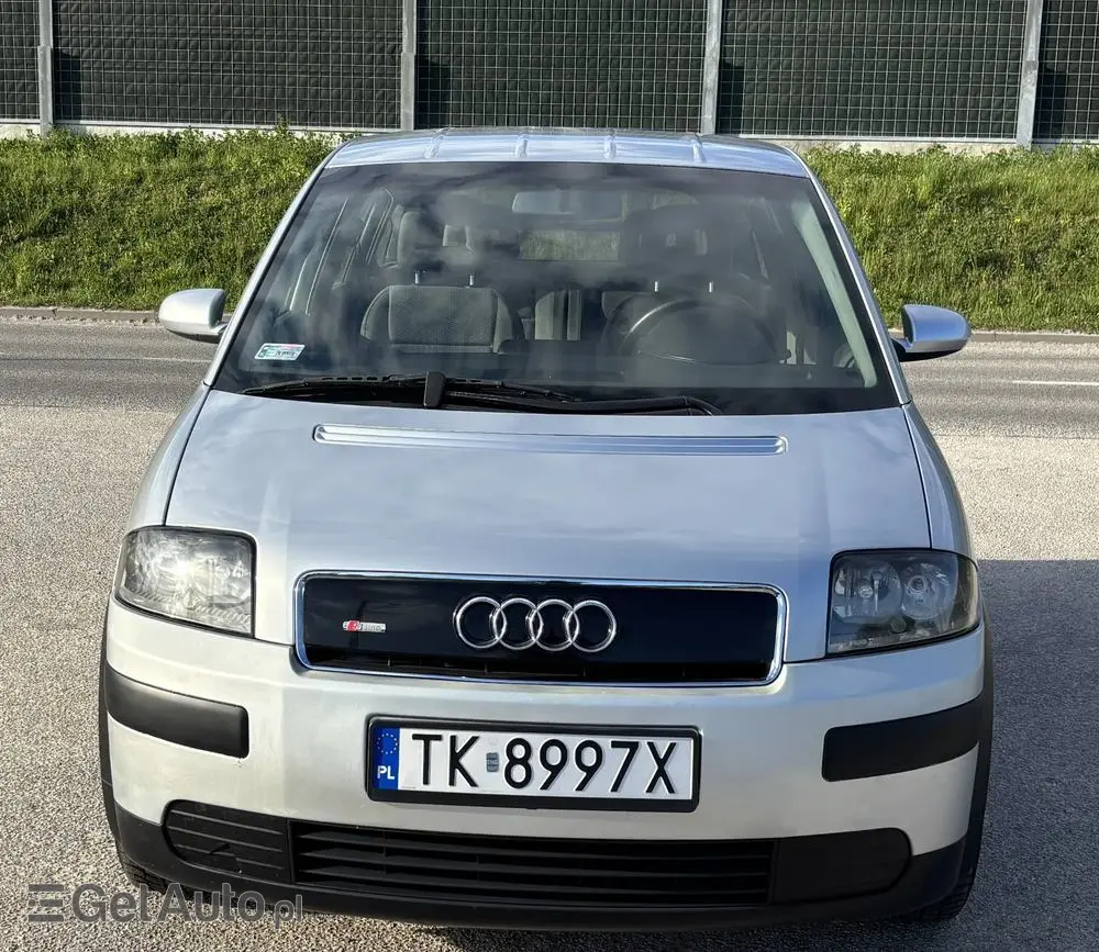 AUDI A2 