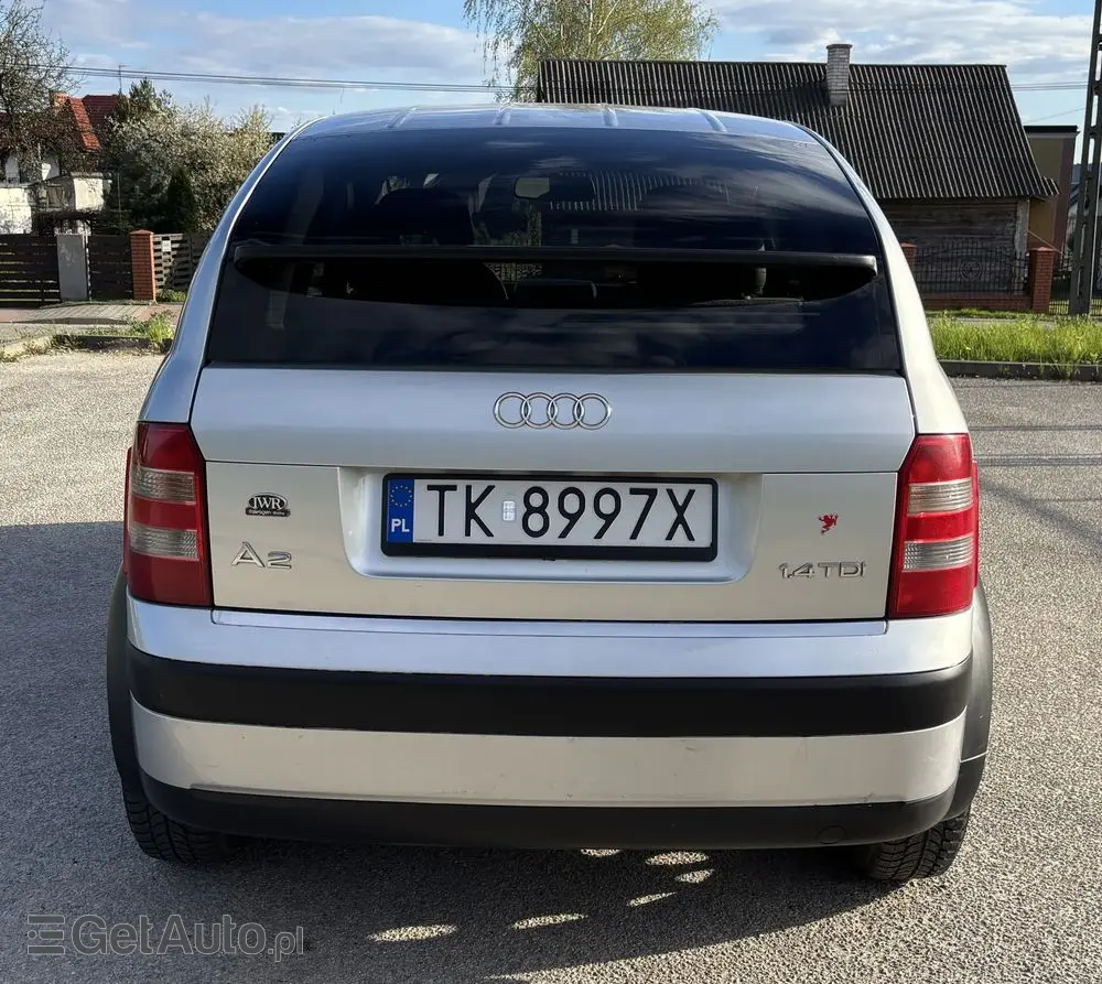 AUDI A2 