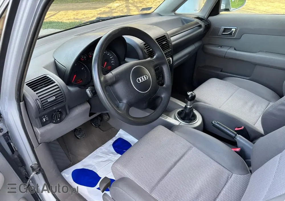 AUDI A2 