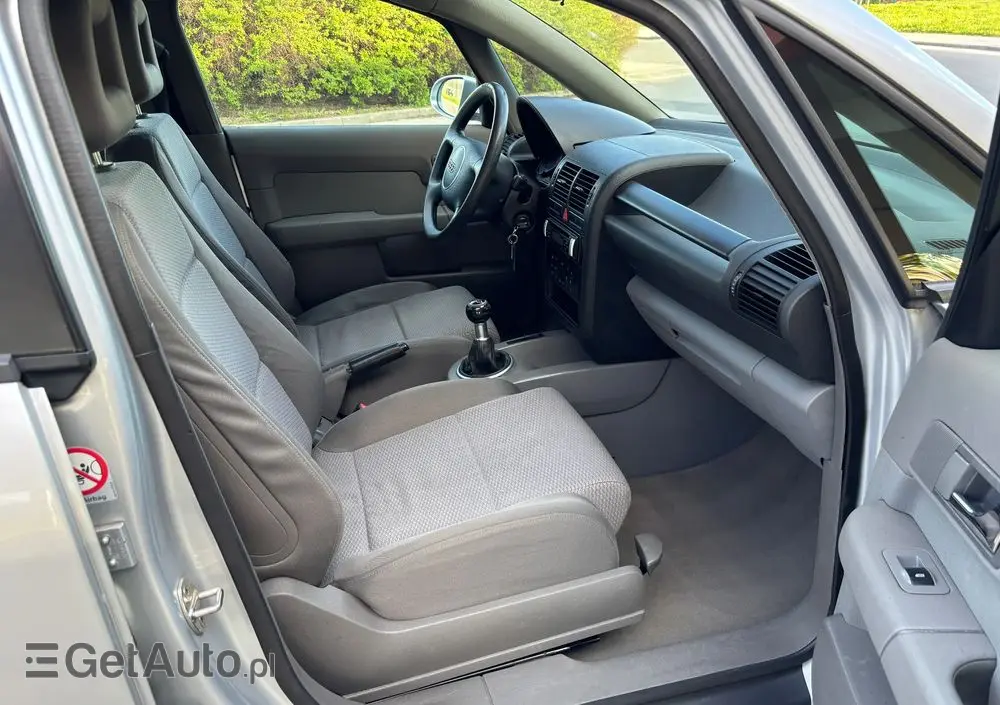 AUDI A2 