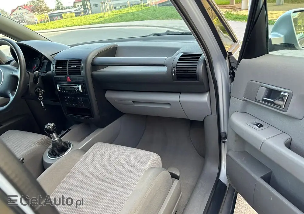 AUDI A2 