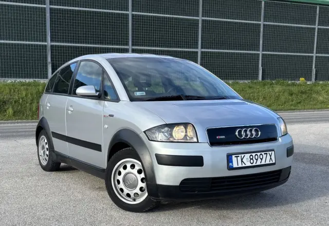 AUDI A2 