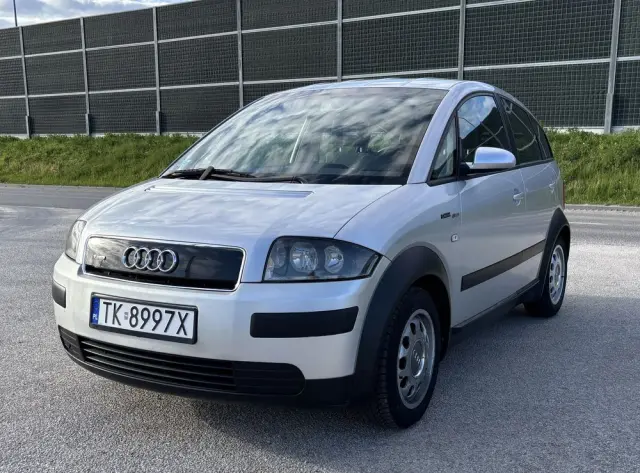 AUDI A2 