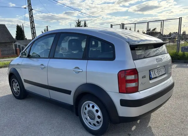 AUDI A2 