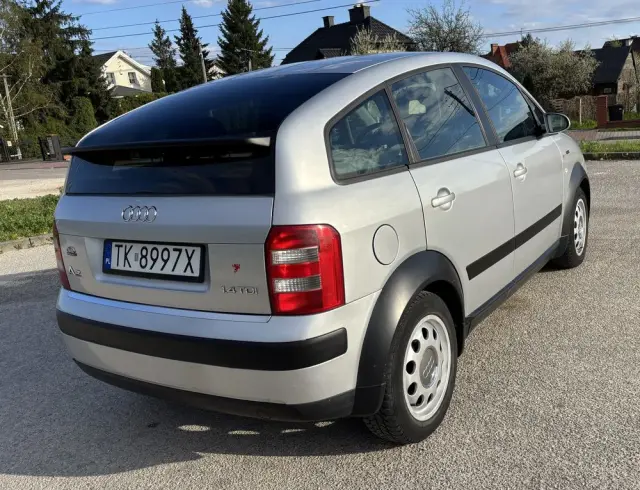 AUDI A2 
