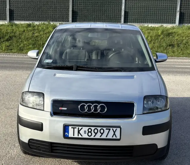 AUDI A2 