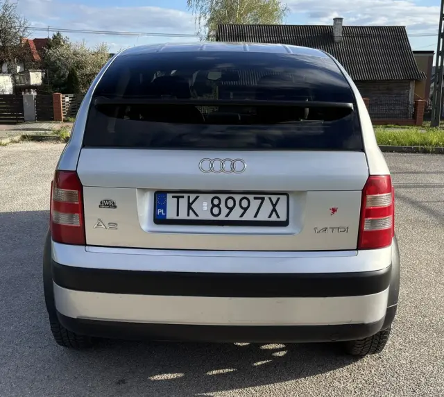 AUDI A2 
