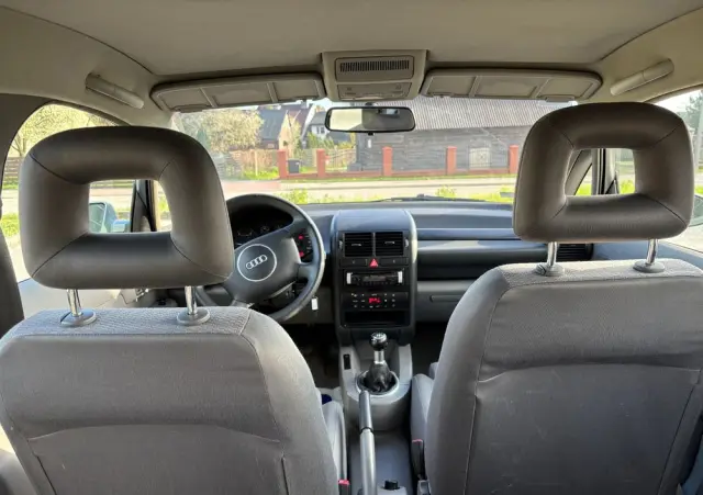 AUDI A2 