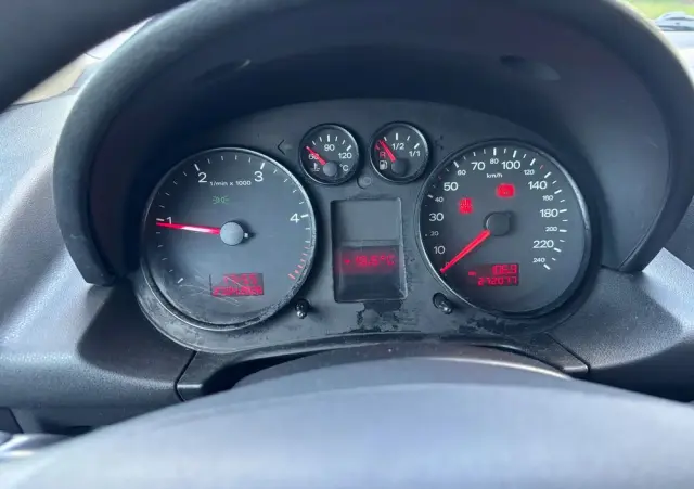 AUDI A2 