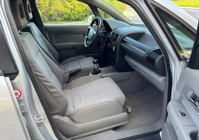 AUDI A2 