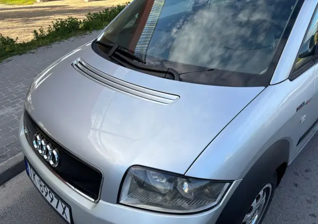 AUDI A2 