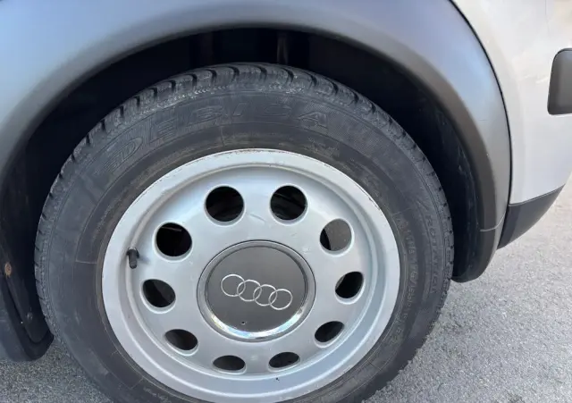AUDI A2 