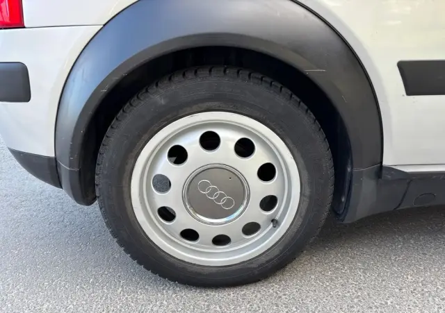 AUDI A2 