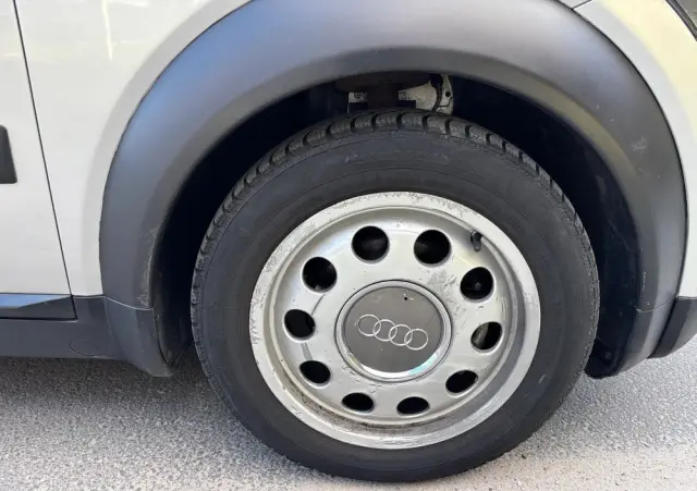 AUDI A2 
