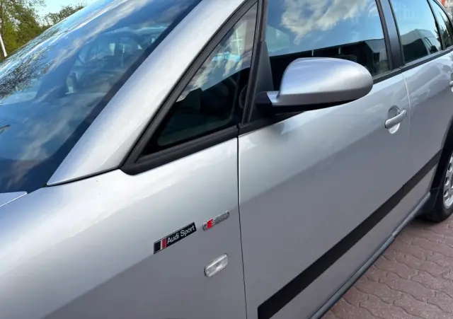 AUDI A2 