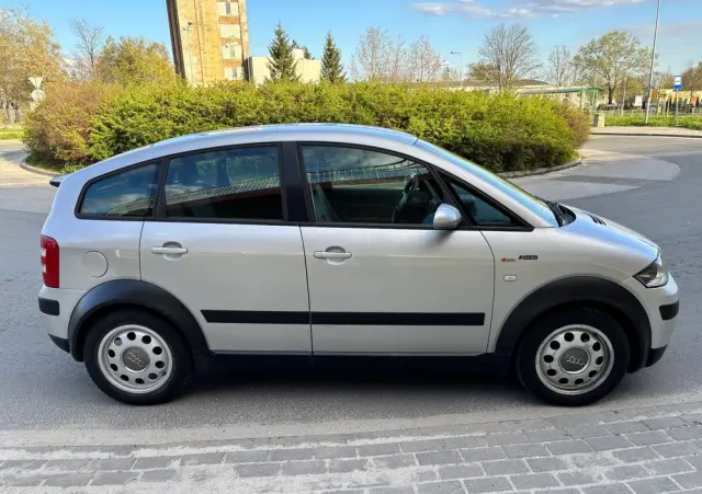 AUDI A2 