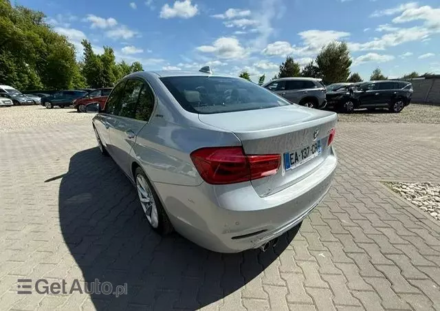 BMW Seria 3 330e Luxury Line sport