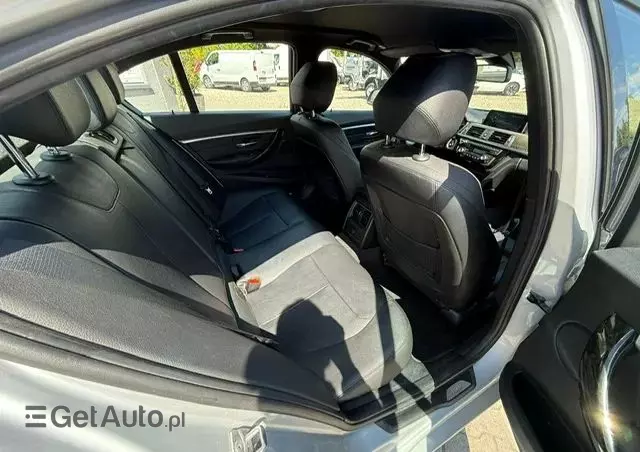 BMW Seria 3 330e Luxury Line sport