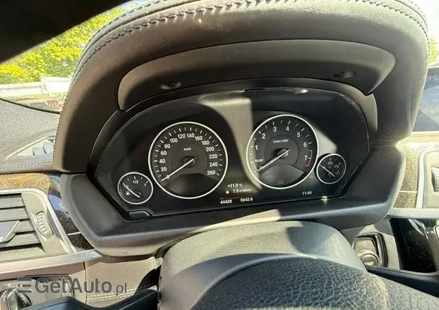 BMW Seria 3 330e Luxury Line sport