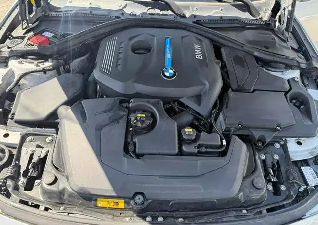 BMW Seria 3 330e Luxury Line sport