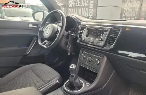 VOLKSWAGEN Beetle 
