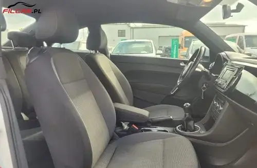 VOLKSWAGEN Beetle 