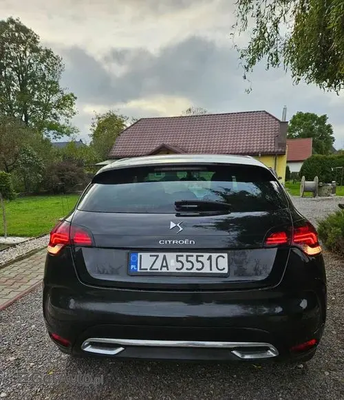 DS 4 