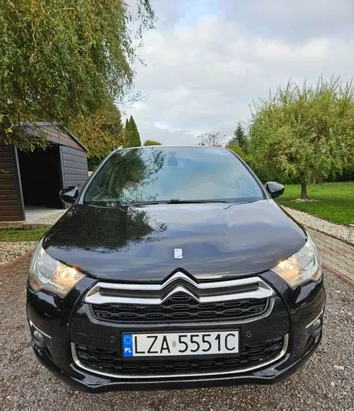 DS 4 