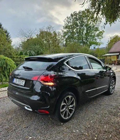 DS 4 