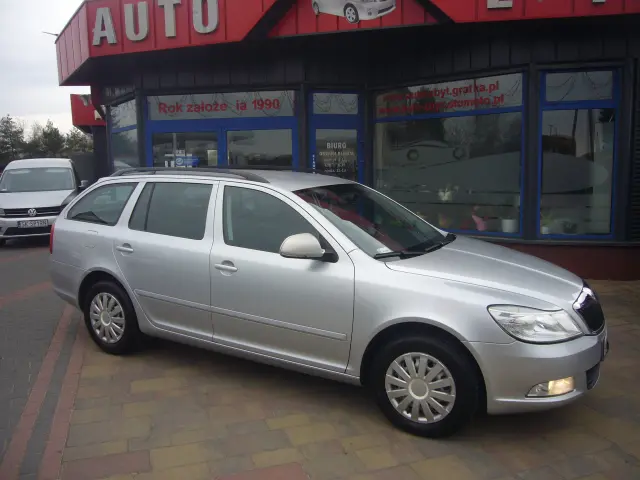 SKODA Octavia 