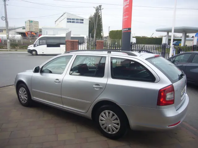 SKODA Octavia 