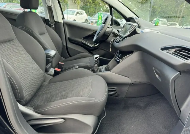 PEUGEOT 208 BlueHDi 100 Active