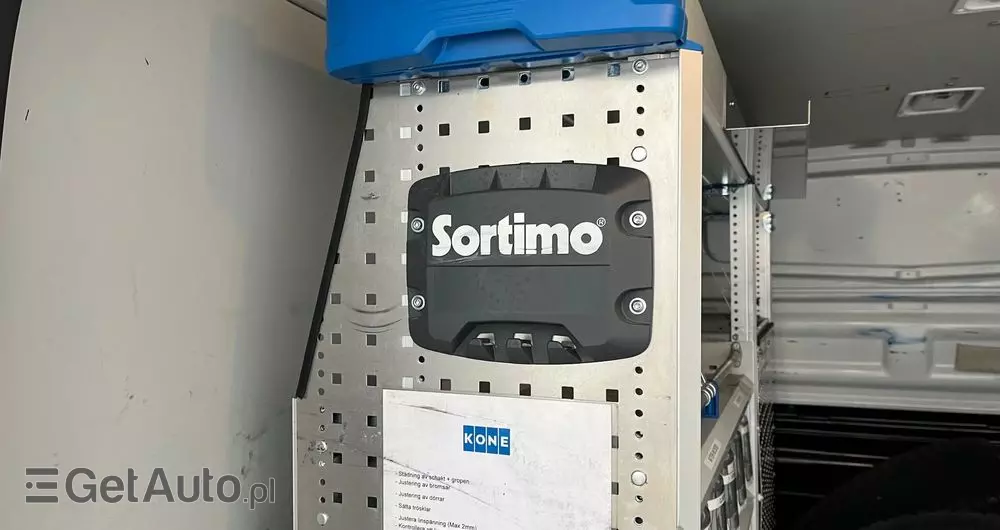 RENAULT Trafic Blaszak Zabudowa 