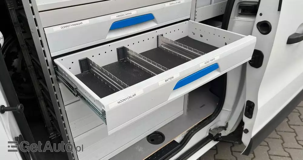 RENAULT Trafic Blaszak Zabudowa 