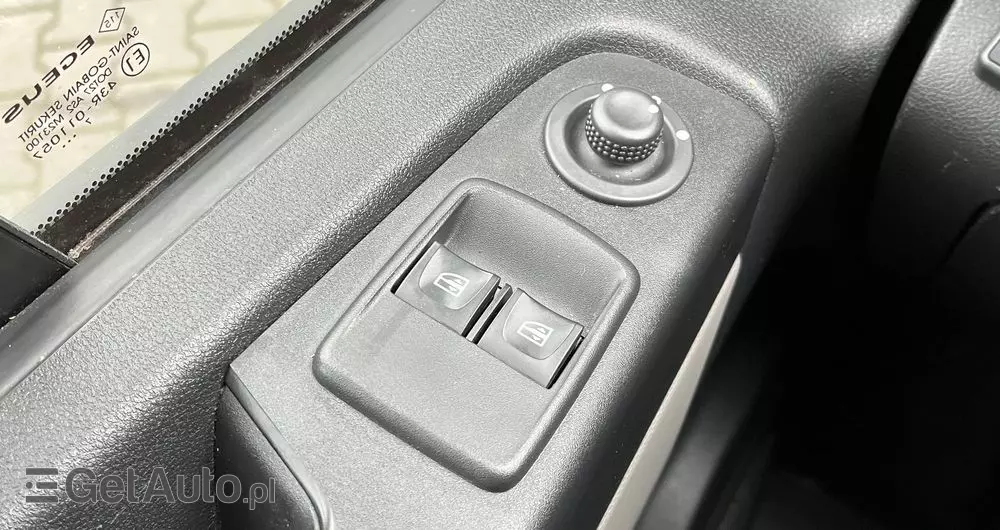 RENAULT Trafic Blaszak Zabudowa 