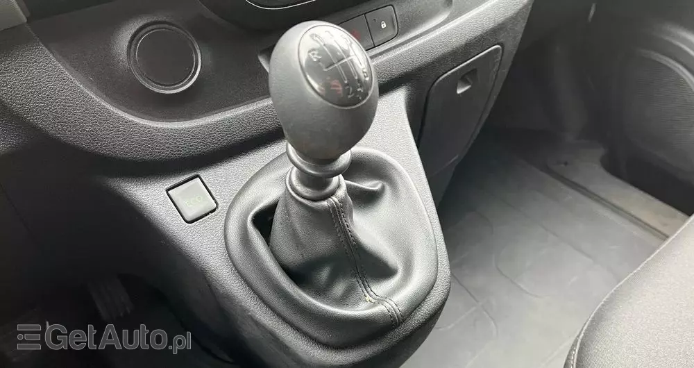 RENAULT Trafic Blaszak Zabudowa 