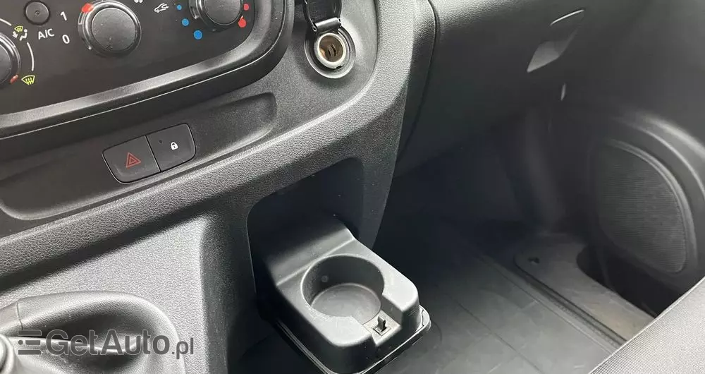 RENAULT Trafic Blaszak Zabudowa 