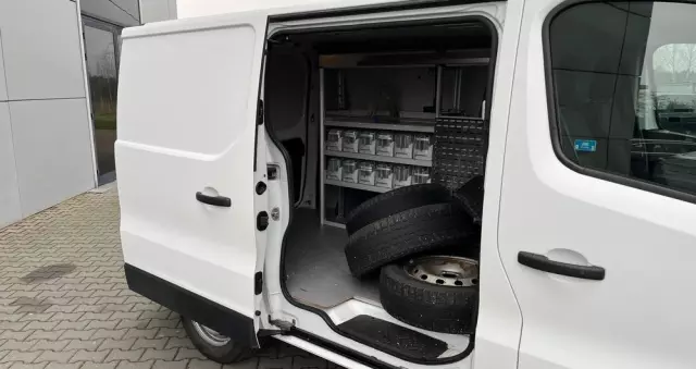 RENAULT Trafic Blaszak Zabudowa 