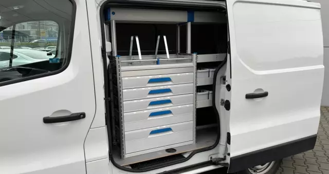 RENAULT Trafic Blaszak Zabudowa 