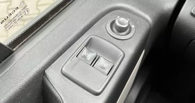 RENAULT Trafic Blaszak Zabudowa 