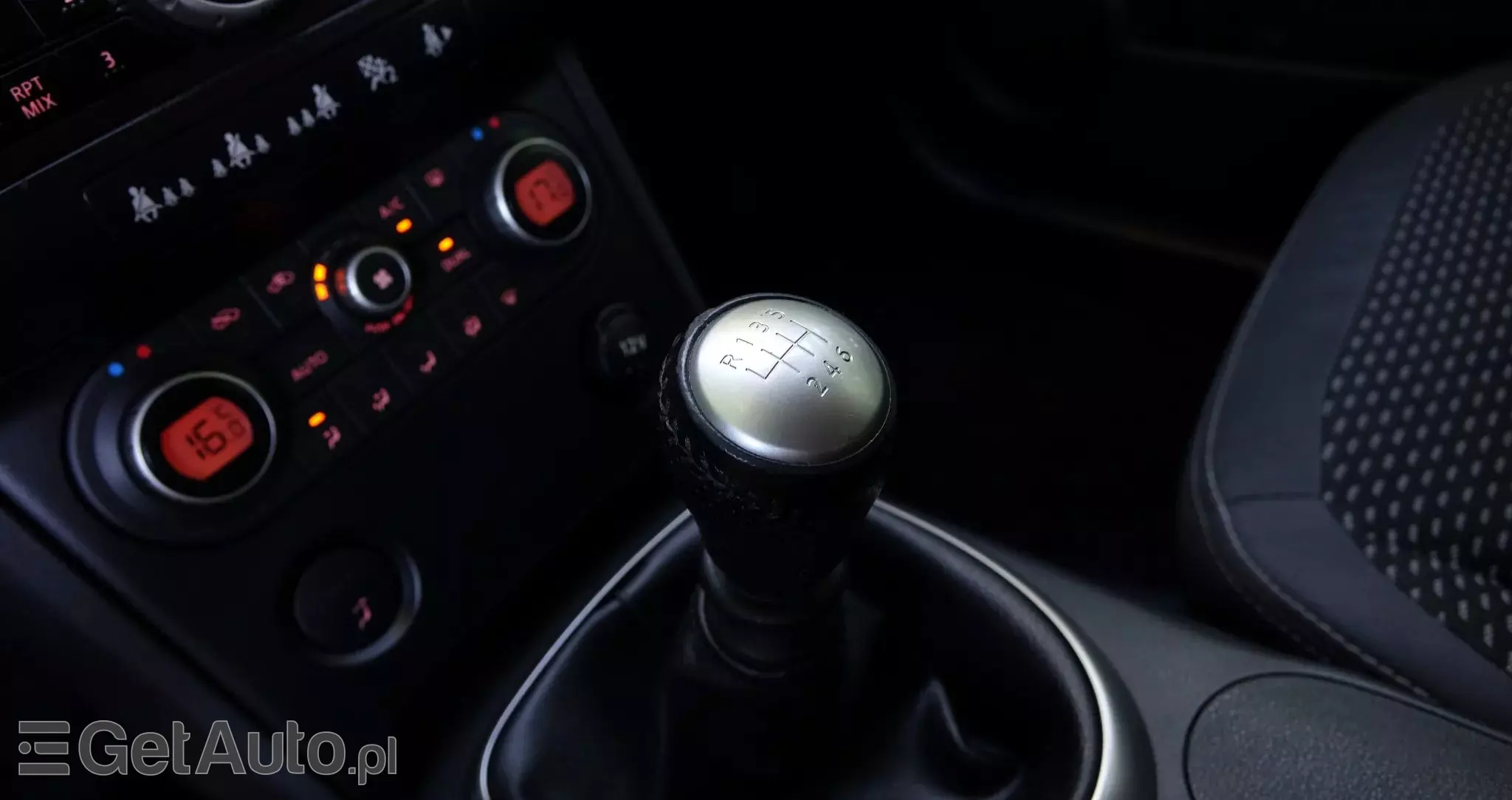 NISSAN Qashqai+2 2.0 Acenta